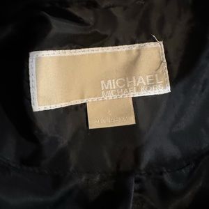 Michael Kors Winter Jacket. Lightly used. Warm coat & in great condition!